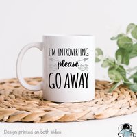 Ich Bin Introvertiert Bitte Gehen Sie Weg Kaffeetasse, Introvert Geschenke, Becher, Lustiges Und Freund Geschenk von EclipseMugs