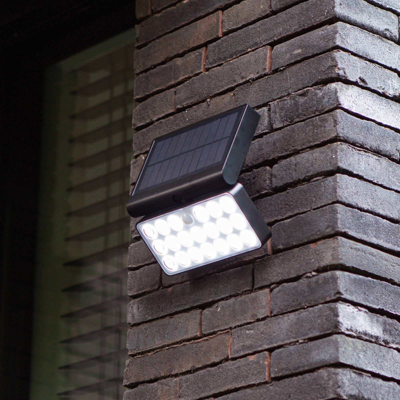 LED-Solar-Außenwandleuchte Tuda, 18 cm von LUTEC connect