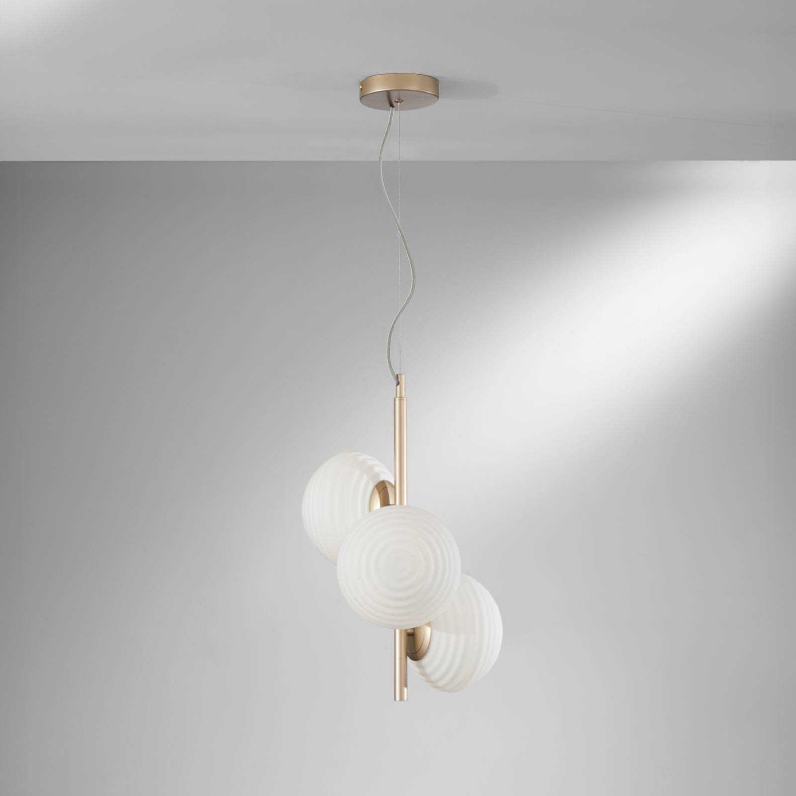 Hängeleuchte Ripple, goldfarben/opal, 3-flammig von Eco-Light