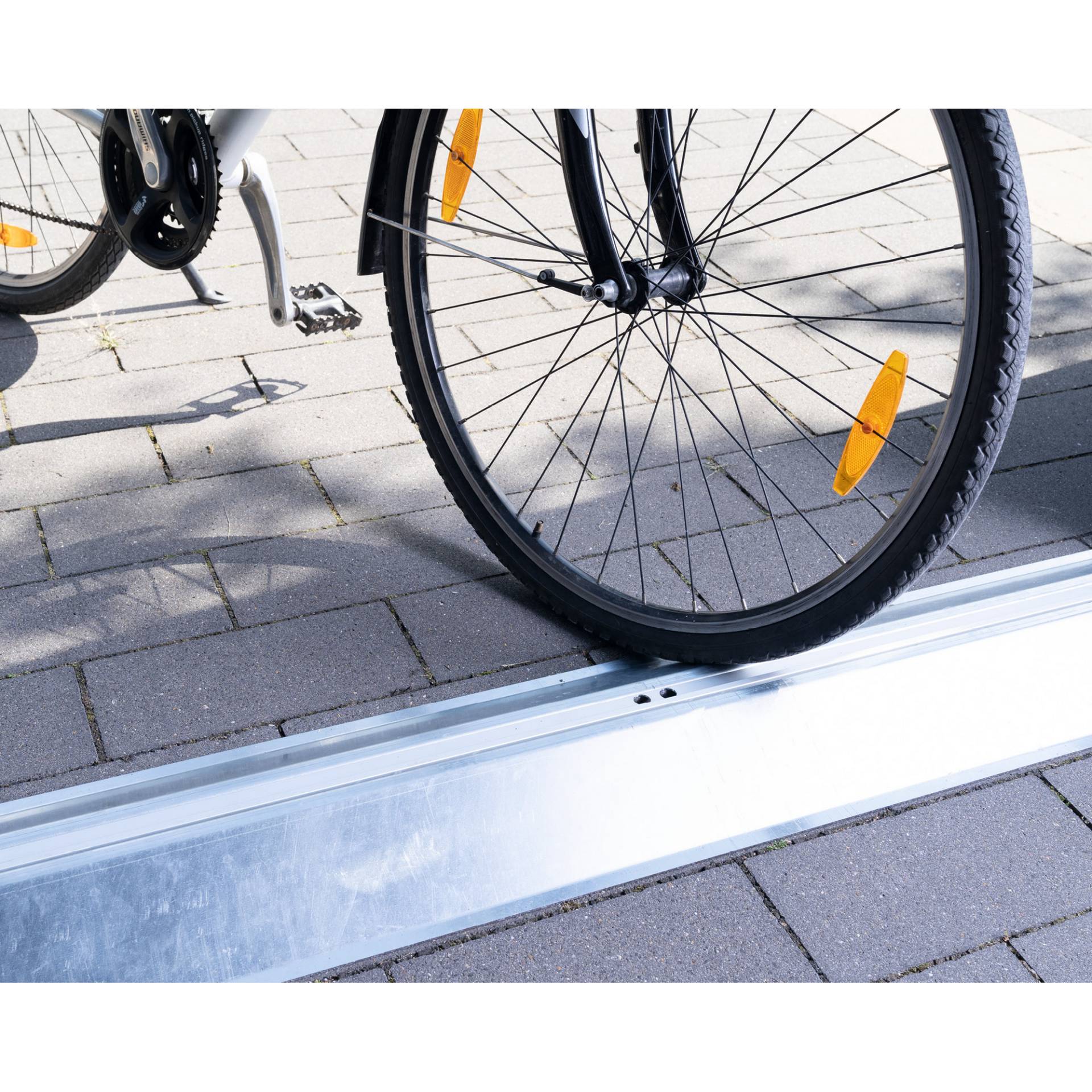EcoStar Bodenschwellenrampe 15 x 173 x 3 cm EcoStar Bodenschwellenrampe 15 x 173 x 3 cm von EcoStar