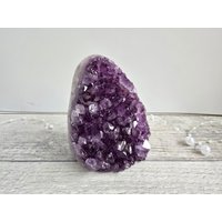 Amethyst Druse Standfläche Ca. 290G Uruguay Polierter Rand Naturstufe Geode #f99 Amethyst Druse Standfläche Ca. 290G Uruguay Polierter Rand Naturstufe Geode #f99 von EdelsteinchenWelt