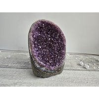 Amethyst Druse Standfläche Ca. 566G Uruguay Polierter Rand Naturstufe Geode #f100 von EdelsteinchenWelt