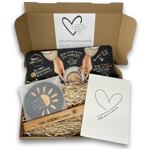 Geschenkset für Freundin: Frühstücksbrettchen mit Halter+Untersetzer, Geschenk für Frauen zum Geburtstag, Kur Geschenk zur Aufmunterung Geschenkset für Freundin: Frühstücksbrettchen mit Halter+Untersetzer, Geschenk für Frauen zum Geburtstag, Kur Geschenk zur Aufmunterung von Edition HerzAUF