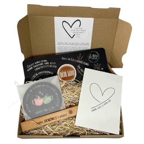 Geschenkset zum Neustart "Das ist dein Jahr" : Frühstücksbrett mit Halter + Untersetzer, Motivationsgeschenk, Geburtstagsgeschenk Geschenkset zum Neustart "Das ist dein Jahr" : Frühstücksbrett mit Halter + Untersetzer, Motivationsgeschenk, Geburtstagsgeschenk von Edition HerzAUF
