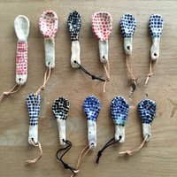 Made To Order Tonlöffel, Blaue Polka Dots Löffel, Einzigartige Keramik Salzzucker, Handgemachte Löffel Schwarz Rot, Geschenk Für Küche, Wabi Sabi von EeliArtStudio