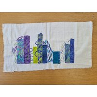 Farbenfroher Mini Quilt, Bunte Handstickerei Abstrakte Wandkunst, Wandbehang, Haus Wärmendes Geschenk Farbenfroher Mini Quilt, Bunte Handstickerei Abstrakte Wandkunst, Wandbehang, Haus Wärmendes Geschenk von EfisArt