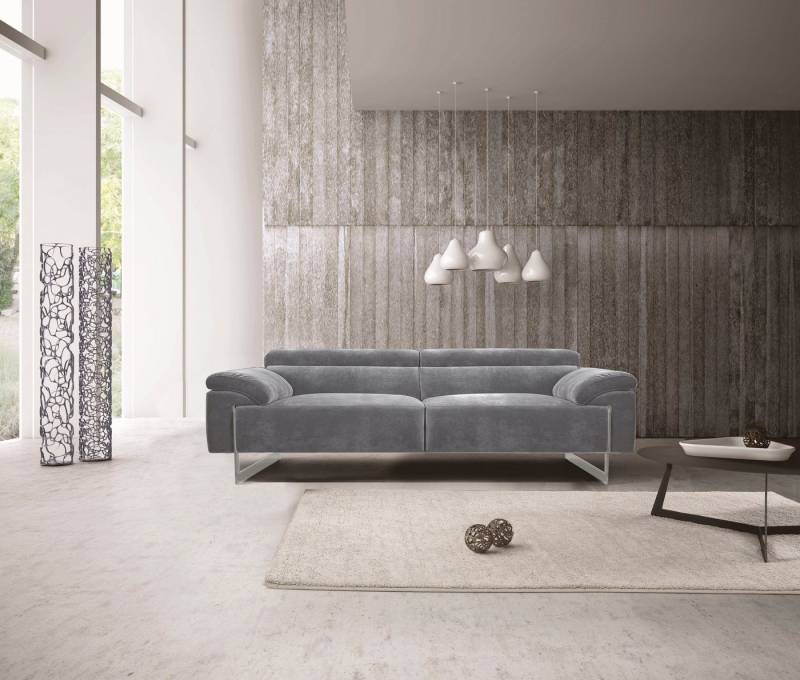 Egoitaliano 2,5-Sitzer Malika, Designsofa mit hohem Sitzkomfort, edel und bequem, inkl. Kopfteilverstellung und chromfarbenen Metallfüßen von Egoitaliano
