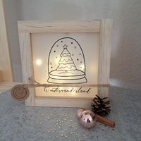 Lichtbox Deko Winter Skandi Stil Geschenk Weihnachten Lichthaus Holz Laterne Winterzeit Winterwunderland Schneekugel Lichtbox Deko Winter Skandi Stil Geschenk Weihnachten Lichthaus Holz Laterne Winterzeit Winterwunderland Schneekugel von Eichenherzchen
