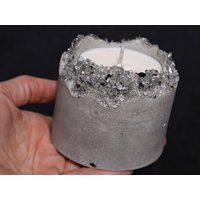 Geode Betonkerze Natürliches Graues Verspiegeltes Kristallgefäß, Modernes Industrie Dekor von EightPlusE