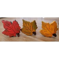 Herbstblätter Ahorn Aus Holz, Herbst Deko, Holzdekoration, Wohndekor, Bunte Blätter 3Er Set Zum Hinstellen Oder Legen von EigisTraumwerkstatt