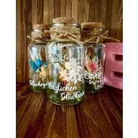 Glas Mit Trockenblumenstrauß L Trockenblumen Im Korkenglas Geschenkglas Geschenke Blumenstrauß Deko Boho Personalisierbar Glas Mit Trockenblumenstrauß L Trockenblumen Im Korkenglas Geschenkglas Geschenke Blumenstrauß Deko Boho Personalisierbar von EineFreudeMachen