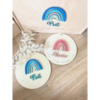 Personalisiertes Holzschild Regenbogen L Namen Geburtsdaten Baby Taufe Namenschild Handbemalt Geschenk Deko Laser 3D Personalisiertes Holzschild Regenbogen L Namen Geburtsdaten Baby Taufe Namenschild Handbemalt Geschenk Deko Laser 3D von EineFreudeMachen