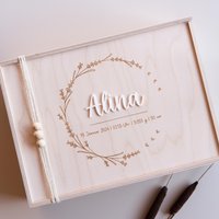 Erinnerungskiste Babygeschenk Mädchen Junge Personalisiert Mit Name - Erinnerungsbox Für Kind, Aufbewahrungsbox Taufe, Geschenk Zur Geburt Erinnerungskiste Babygeschenk Mädchen Junge Personalisiert Mit Name - Erinnerungsbox Für Kind, Aufbewahrungsbox Taufe, Geschenk Zur Geburt von Einzigoatig