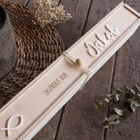 Kerzenbox Für Taufkerze Aus Holz Personalisiert - Taufe Geschenk Mädchen Junge Mit Fischsymbol, Aufbewahrungsbox Name, Kommunion, Baby Kerzenbox Für Taufkerze Aus Holz Personalisiert - Taufe Geschenk Mädchen Junge Mit Fischsymbol, Aufbewahrungsbox Name, Kommunion, Baby von Einzigoatig