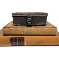 Antike Dokumentenbox, 19 Jahrhundert Primitive Handgefertigte Miniatur Zinn Schmuckbox, Handgelötet von EitherOrFinds