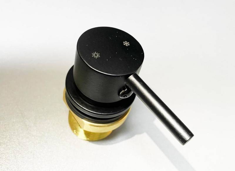 Ekershop Badarmatur Einhebelmischer Taharet Dusch-WCs integriertem Aufsatz Kalt-Warmwasser (1 x Armatur, 3x Panzerschlauch) Chrom oder Schwarz matt von Ekershop