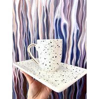 Handgemachtes Frühstücksset Mit Servierplatte -Keramiktasse Goldhenkel & Polka Dot Design | Geschenk Für Brunch Und Stil-Liebhaberinnen von ElBanquete