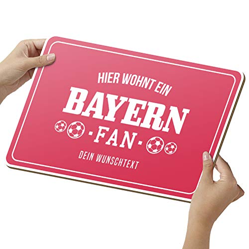 Elbeffekt Fussball Bayern Schild aus Holz - personalisierbares Geschenk - Wohnzimmer Deko - Opt. Beleuchtung - personalisierbar zum Hinstellen/Aufhängen - Bayern Geschenk - persönliches Geschenk von Elbeffekt