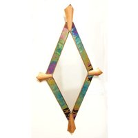 Handgemachter Spiegel, Irisierendes Glas, Chevron Form, Gehämmertes Kupfer von Eleganceinglassart