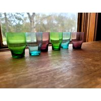 Mcm Bar Set Mit 6 Mehrfarbigen Cordial Schnapsgläsern, Vintage, Schöner Zustand von ElegantBuyDesigns
