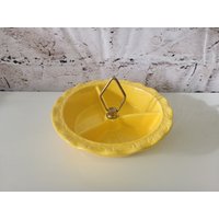 Vintage California Pottery Relish Geteilter Teller, Gelbe Usa 994 Mid Century Küche von ElegantBuyDesigns