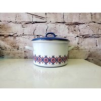 Vintage Emaille Ware Suppentopf Topf Blau Weiß Kochgeschirr Küchengeschirr, Mid Century von ElegantBuyDesigns