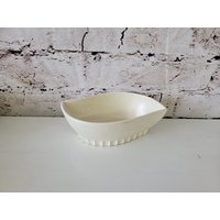 Vintage Rumpf Überpflanzung Weiß Cremefarbene Blattform A6, Mid Century Dekor von ElegantBuyDesigns