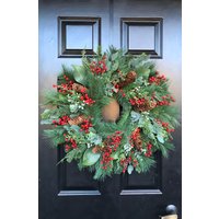 Verkauf Kiefer Beere Magnolie Weihnachtskranz Haustür Feiertagskranz Künstliche Wasserdicht Winterkranz Türkranz 24 Zoll Gezeigt von ElegantWreath