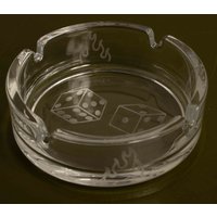 Handgefertigter Aschenbecher Aus Geätztem Würfel - Und Flammenglas, 10 cm. Grunge-Heimdeko, Punk-Heimdeko, Glücksspiel, Wohngeschenk von ElephantEgg