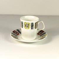 Eine Tasse Und Untertasse Mit „Riverside"-Muster Von J & G Meakin Eine Tasse Und Untertasse Mit „Riverside"-Muster Von J & G Meakin von ElephantandMonkeyUK
