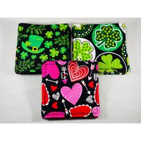 St. Patrick Es Day & Valentines Doppelseitige Untersetzer, Handgemachte Untersetzer Aus Stoff, Tassenteppich, Urlaubsgetränk Dekoration, Custom St. Patrick Es Day & Valentines Doppelseitige Untersetzer, Handgemachte Untersetzer Aus Stoff, Tassenteppich, Urlaubsgetränk Dekoration, Custom von EleyasDesigns