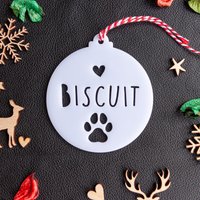 Personalisierte Haustier Weihnachtskugel Geschenk, Hund Weihnachtsdekoration, Weihnachtskugel, Pfote Weihnachtsbaum Ornament, Weiß, Cx22 von ElfPersonalisedGifts