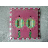 Schalterplatte Handbemalte Doppel-Kippschalter Lichtschalter Abdeckung "Glitter Pink Daisy" Schalterplatte Handbemalte Doppel-Kippschalter Lichtschalter Abdeckung "Glitter Pink Daisy" von EllaBellaVT