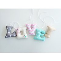 Genähte Buchstaben, Girlande, Namensgirlande, Stoffbuchstaben, Kind Geburt Name Kinderzimmerdeko, Buchstabengirlande von Ellarien