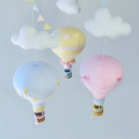 Heißluftballons Dekoration, Mehrfarbig, Rosa Gelb Blau, Kinderzimmer, Wolken Und Ballons Babymädchen, Krippenmobil Heißluftballons Dekoration, Mehrfarbig, Rosa Gelb Blau, Kinderzimmer, Wolken Und Ballons Babymädchen, Krippenmobil von Ellarien
