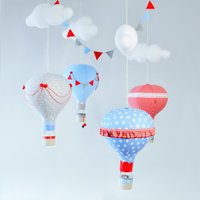 Mobile Für Baby Junge in Blau Rot Grau/Sterne Punkte Streifen Muster Wolken Und Heißluftballons Thema Jungenzimmer Reise Mobile Für Baby Junge in Blau Rot Grau/Sterne Punkte Streifen Muster Wolken Und Heißluftballons Thema Jungenzimmer Reise von Ellarien