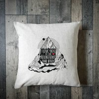 I Love You To The Mountains & Back Kissen - Camper Bergsteiger Wandern Valentins Berge Geschenk Vanlife von EllieBeanPrints