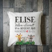 Personalisierter Dschungeltier Kissenbezug Mit Geburtsdetail - Neue Baby Geschenke Geburtstagsgeschenk Neugeborenen Taufgeschenk von EllieBeanPrints