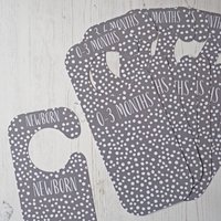 Garderobe Kleidertrenner | Grau von EllieMaryDesigns