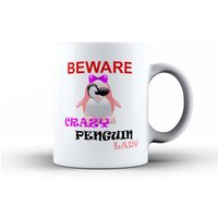 Crazy Penguin Lady Mug & Coaster Set Mama Gran Schwester Frau Freundin Geburtstag, Lustige Kaffee Tee Becher, Mütter Tag Tier Cup Neuheitgeschenk Crazy Penguin Lady Mug & Coaster Set Mama Gran Schwester Frau Freundin Geburtstag, Lustige Kaffee Tee Becher, Mütter Tag Tier Cup Neuheitgeschenk von Elmfox