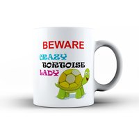 Verrückte Schildkröte Lady Mug & Coaster Set Mama Gran Schwester Frau Freundin Geburtstag Lustige Kaffee Tee Becher, Mütter Tag Tier Cup Verrückte Schildkröte Lady Mug & Coaster Set Mama Gran Schwester Frau Freundin Geburtstag Lustige Kaffee Tee Becher, Mütter Tag Tier Cup von Elmfox