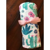 Wickeln Sie, Decken, Gaze Baumwolle, Mädchen, Bettwäsche, Mitternacht Kaktus Umarmung Dämmerung Wickeln Sie, Decken, Gaze Baumwolle, Mädchen, Bettwäsche, Mitternacht Kaktus Umarmung Dämmerung von ElonkaNichole