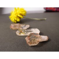 Kristall Petroleum Bergkristall 3 Stück Skelett Quarz Spitze Madirobe Zepter Madagaskar Natur Uv Licht Kristall Petroleum Bergkristall 3 Stück Skelett Quarz Spitze Madirobe Zepter Madagaskar Natur Uv Licht von ElstarSunbird