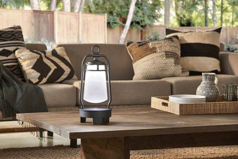 Akkulaterne mit Bluetooth Lautsprecher Lyndon schwarz von Elstead