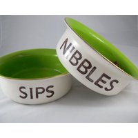 2Er-Set Benutzerdefinierte Farbe & Text 14 Farboptionen, Gold - Oder Silberglanzrand, Benutzerdefinierter Text Innen Und Außen, Hundefutterschale 2Er-Set Benutzerdefinierte Farbe & Text 14 Farboptionen, Gold - Oder Silberglanzrand, Benutzerdefinierter Text Innen Und Außen, Hundefutterschale von ElyciaCamille