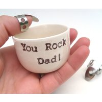 Handgemachte You Rock Dad Geschenk Für Papa, Handgemachte Daddy Text Keramik Ringschale Papa Der Erste Vatertag Braut Zu Sein Handgemachte You Rock Dad Geschenk Für Papa, Handgemachte Daddy Text Keramik Ringschale Papa Der Erste Vatertag Braut Zu Sein von ElyciaCamille