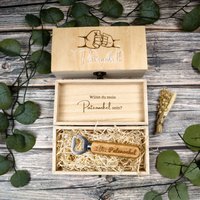 Personalisierter Flaschenöffner Holz Mit Gravur - Geschenkbox Patenonkel | Taufgeschenk, Frage „Willst Du Mein Sein?" Personalisierter Flaschenöffner Holz Mit Gravur - Geschenkbox Patenonkel | Taufgeschenk, Frage „Willst Du Mein Sein?" von EmMaAtelierDE