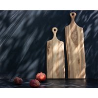 Live Edge Schneidebrett - Käsebrett Serviertablett Charcuteriebrett Vorspeisentablett Einweihungsgeschenk Live Edge Schneidebrett - Käsebrett Serviertablett Charcuteriebrett Vorspeisentablett Einweihungsgeschenk von EmeraldRabbitStore