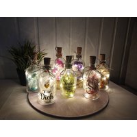 Flower Bottle Mit Trockenblumen/Federn in Wunschfarbe Und Wunschtext Led Flaschenlicht Geschenk Geburtstag Hochzeit Valentinstag von EmiLillyDesign