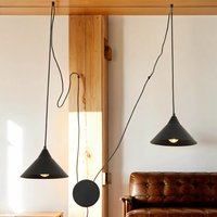 Schwarze Hängeleuchte mit Stecker flexible Montage Schwarze Hängeleuchte mit Stecker flexible Montage von Emibig